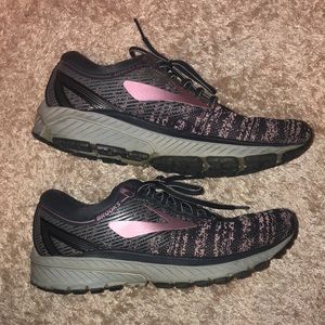 barely used Brooks purple and gray running shoes